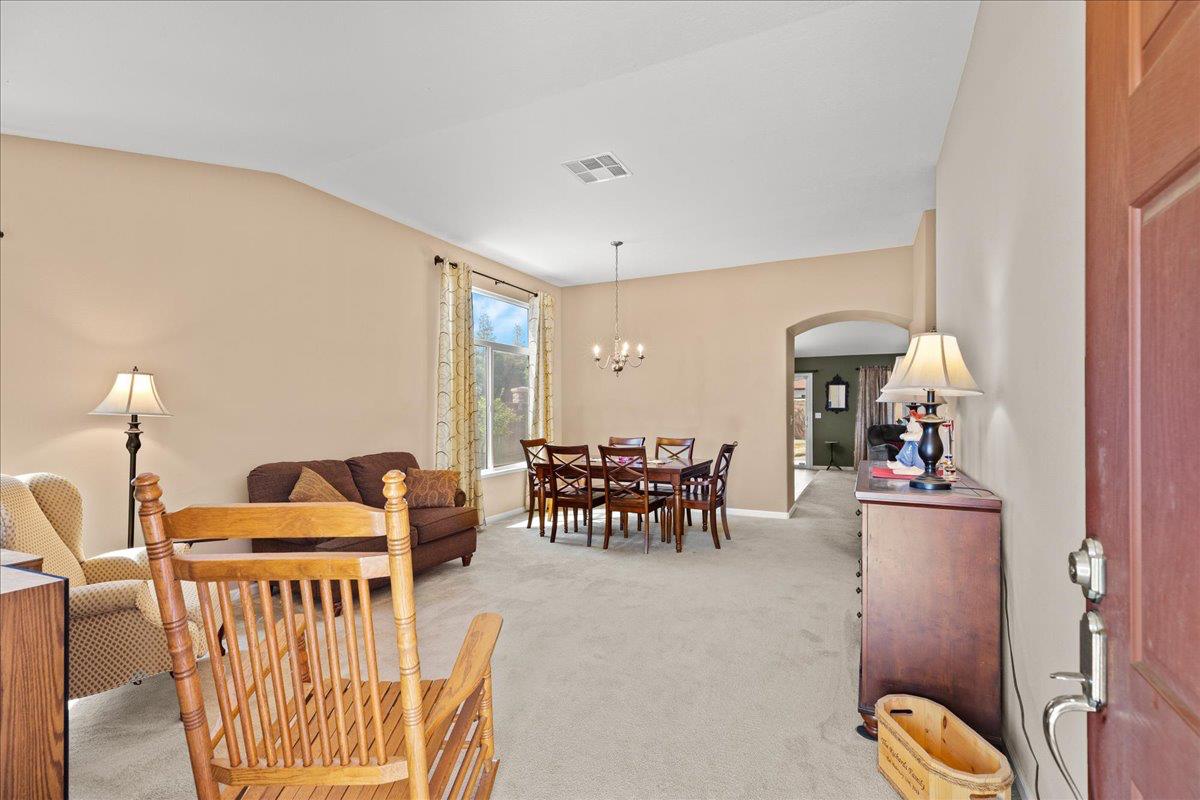 2901 Gambler Hill Ct, Riverbank, CA 95367