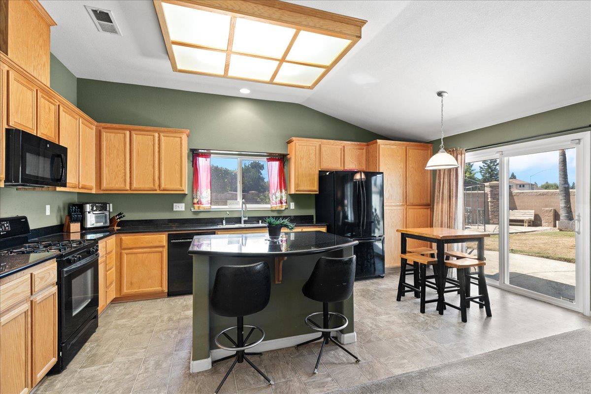 2901 Gambler Hill Ct, Riverbank, CA 95367