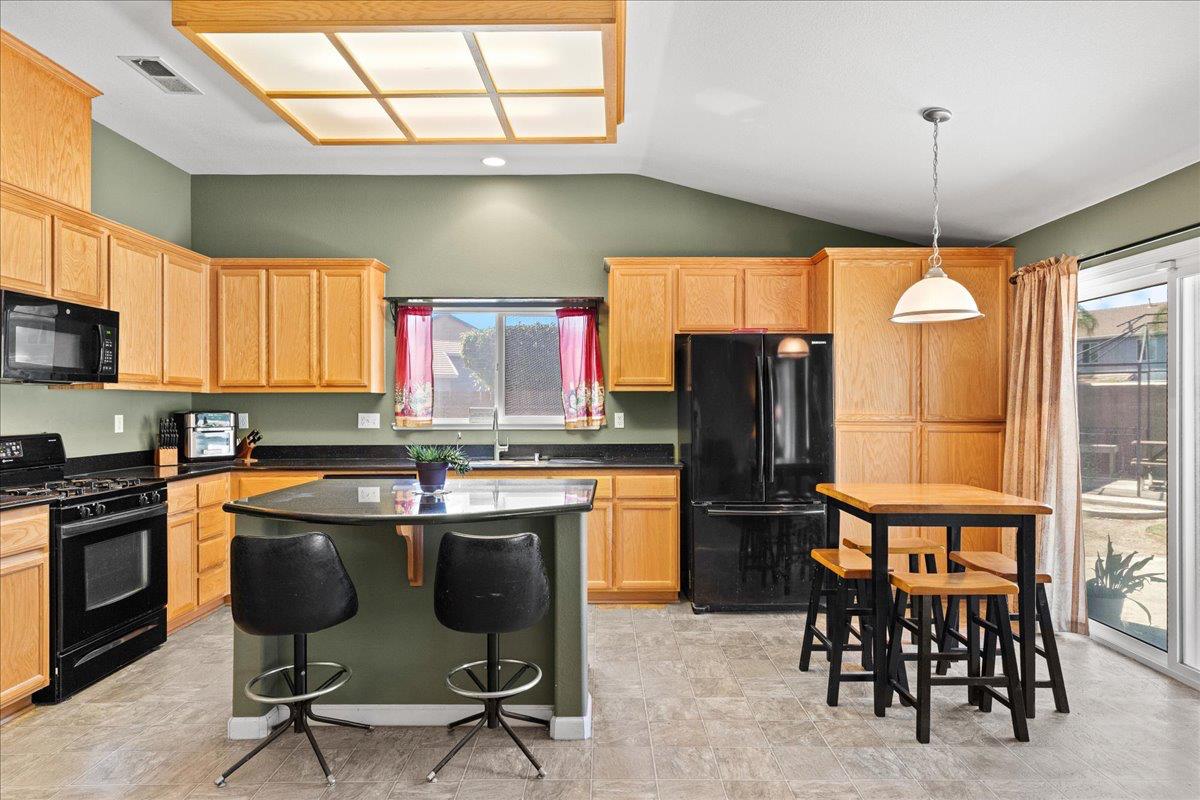 2901 Gambler Hill Ct, Riverbank, CA 95367