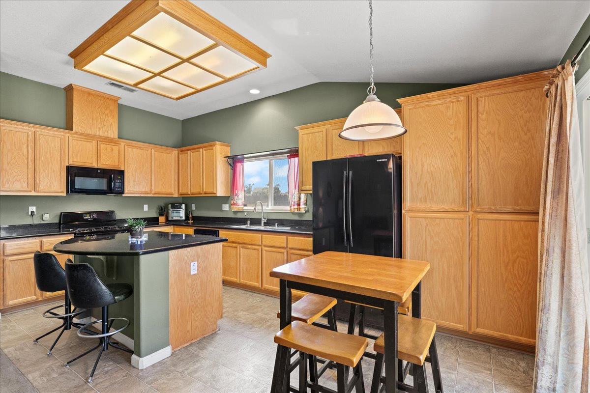 2901 Gambler Hill Ct, Riverbank, CA 95367