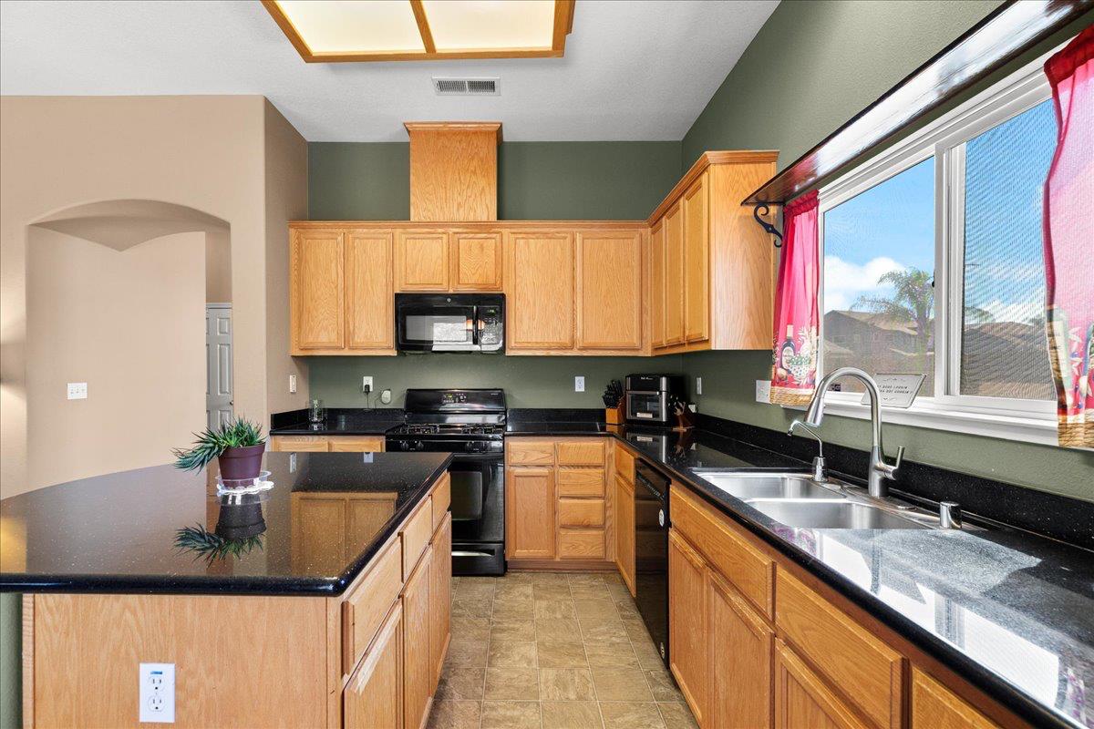 2901 Gambler Hill Ct, Riverbank, CA 95367