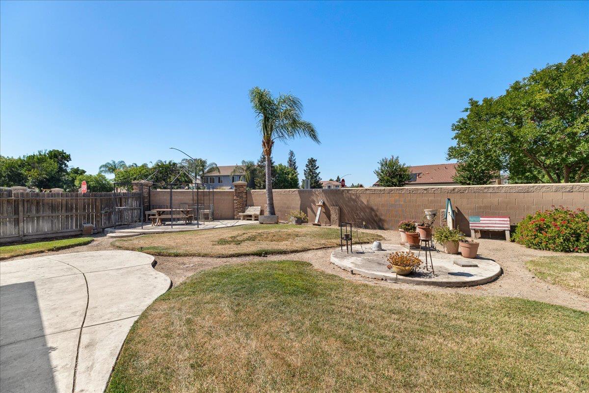 2901 Gambler Hill Ct, Riverbank, CA 95367