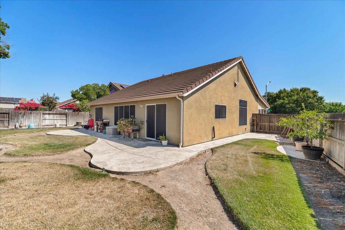 2901 Gambler Hill Ct, Riverbank, CA 95367