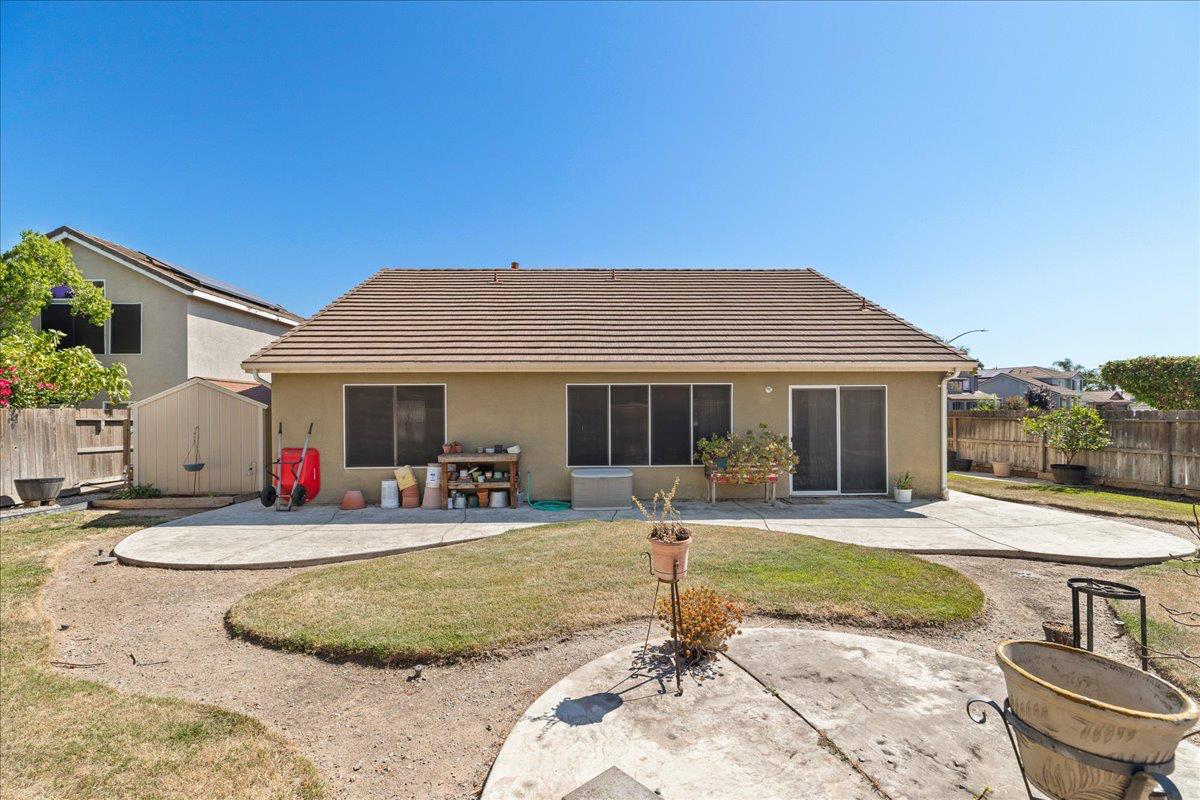 2901 Gambler Hill Ct, Riverbank, CA 95367