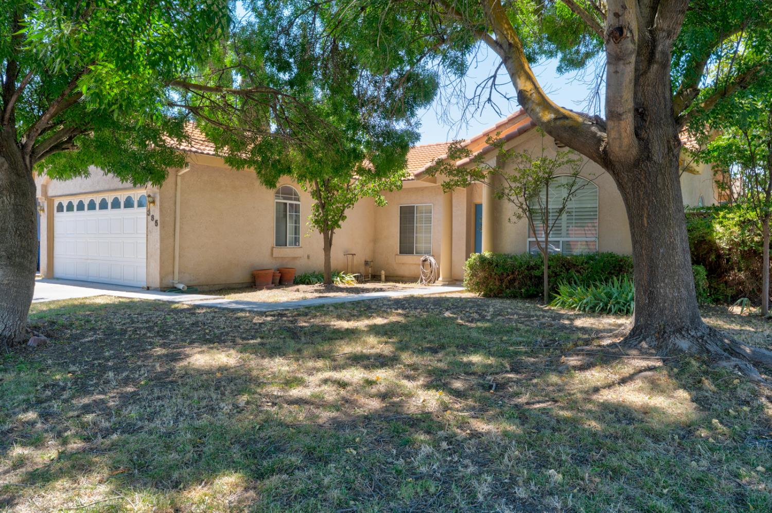 385 N 1st St, Los Banos, CA 93635
