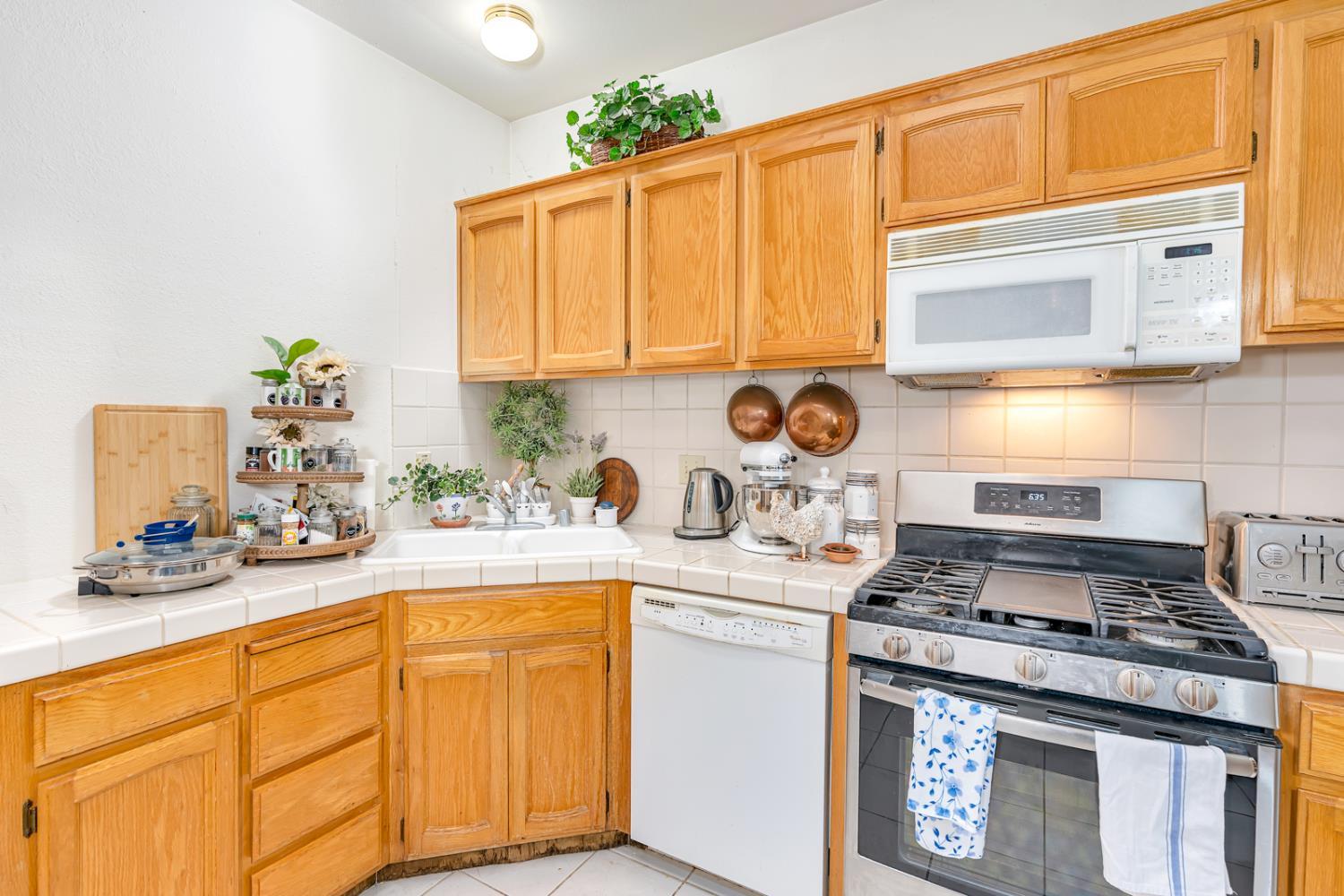 385 N 1st St, Los Banos, CA 93635