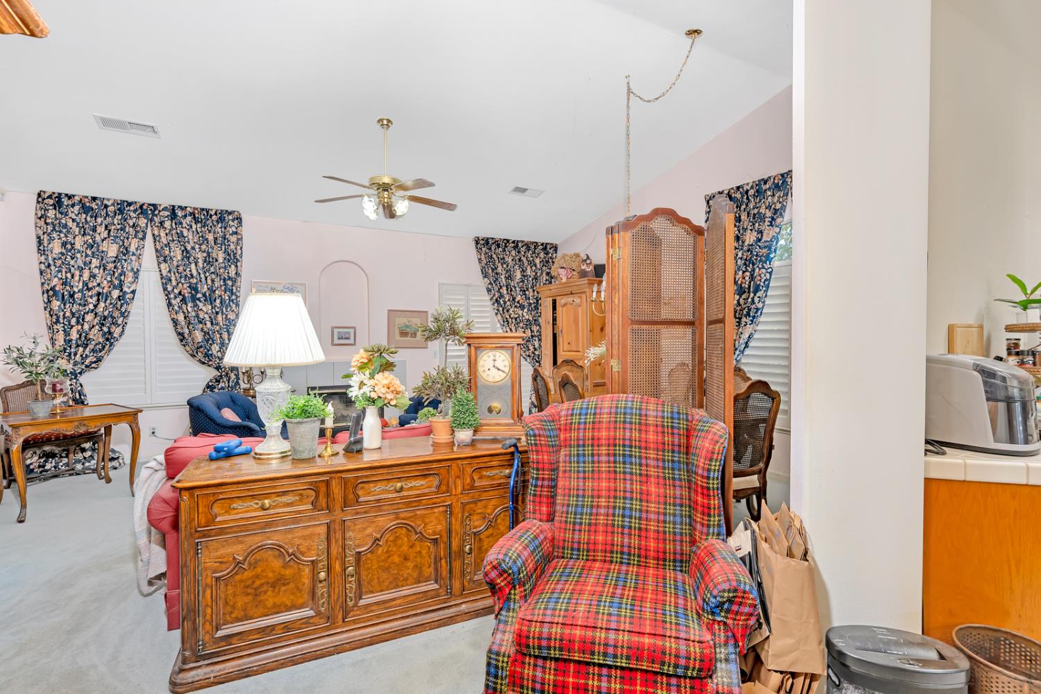 385 N 1st St, Los Banos, CA 93635