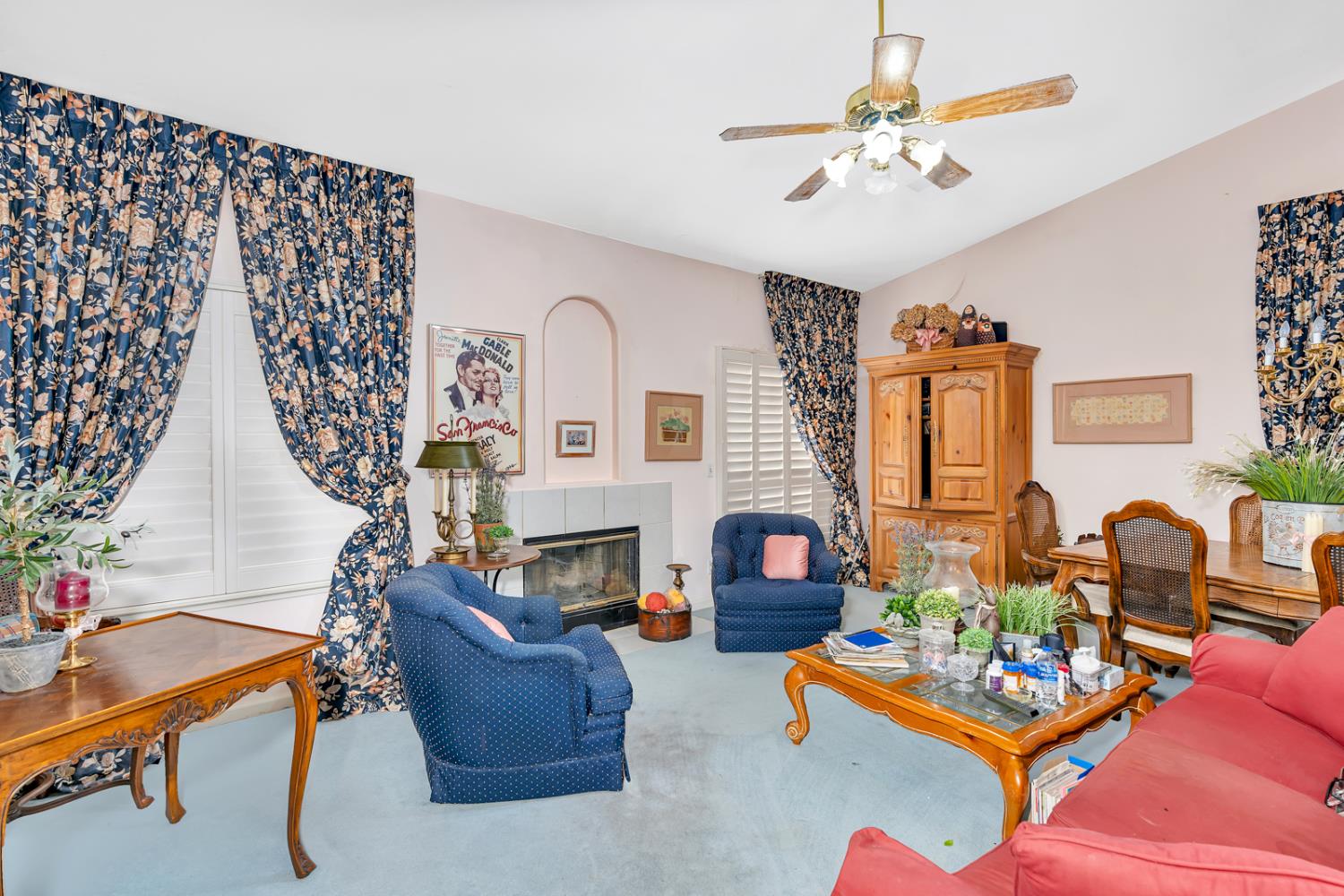 385 N 1st St, Los Banos, CA 93635