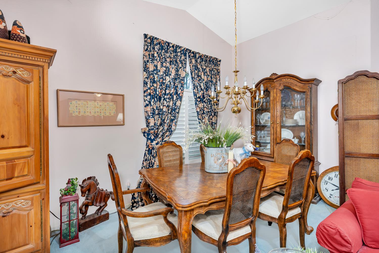 385 N 1st St, Los Banos, CA 93635