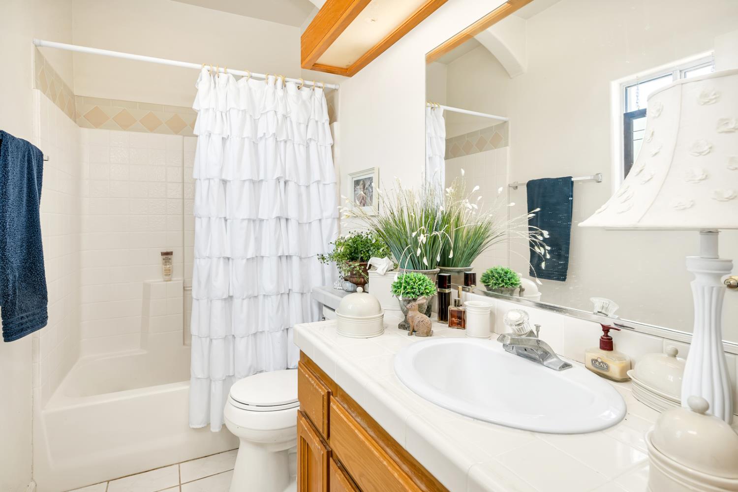 385 N 1st St, Los Banos, CA 93635