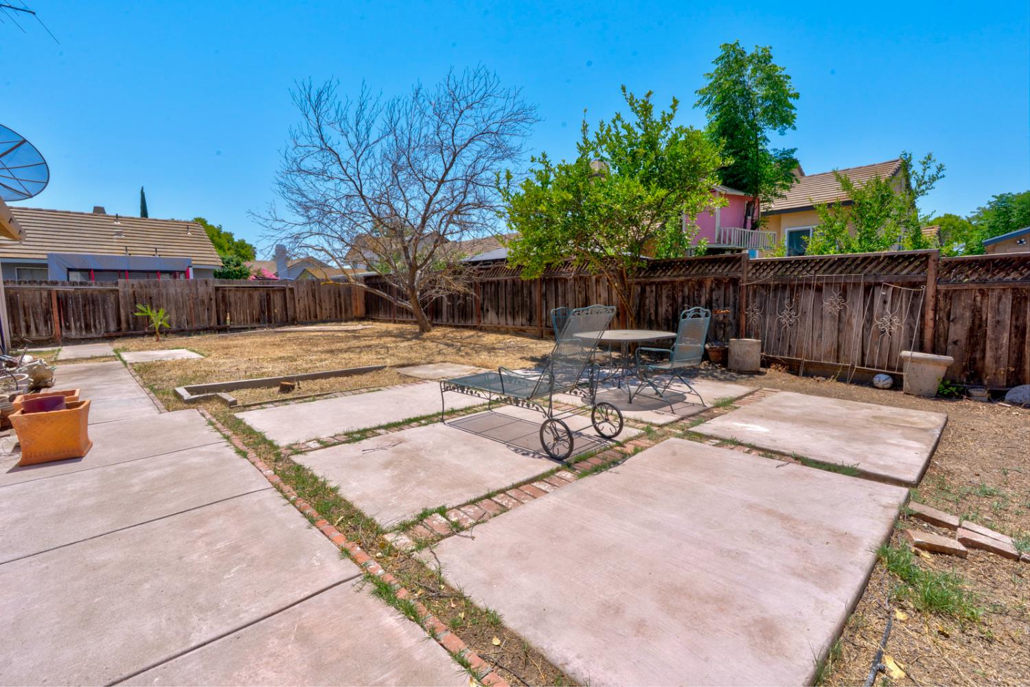 385 N 1st St, Los Banos, CA 93635