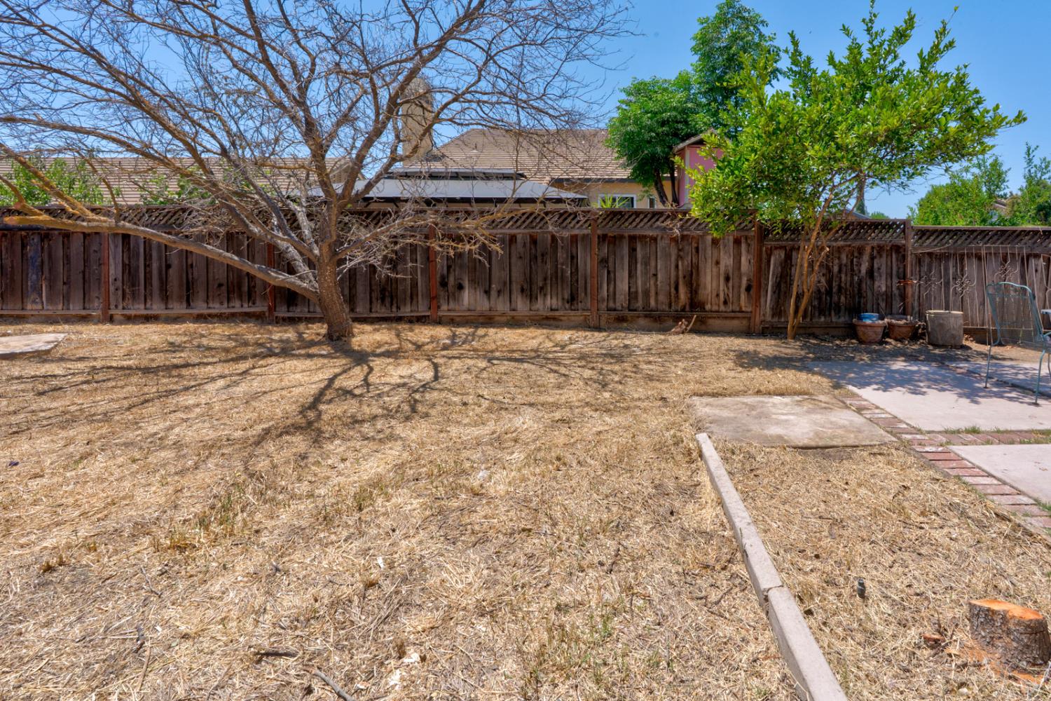 385 N 1st St, Los Banos, CA 93635