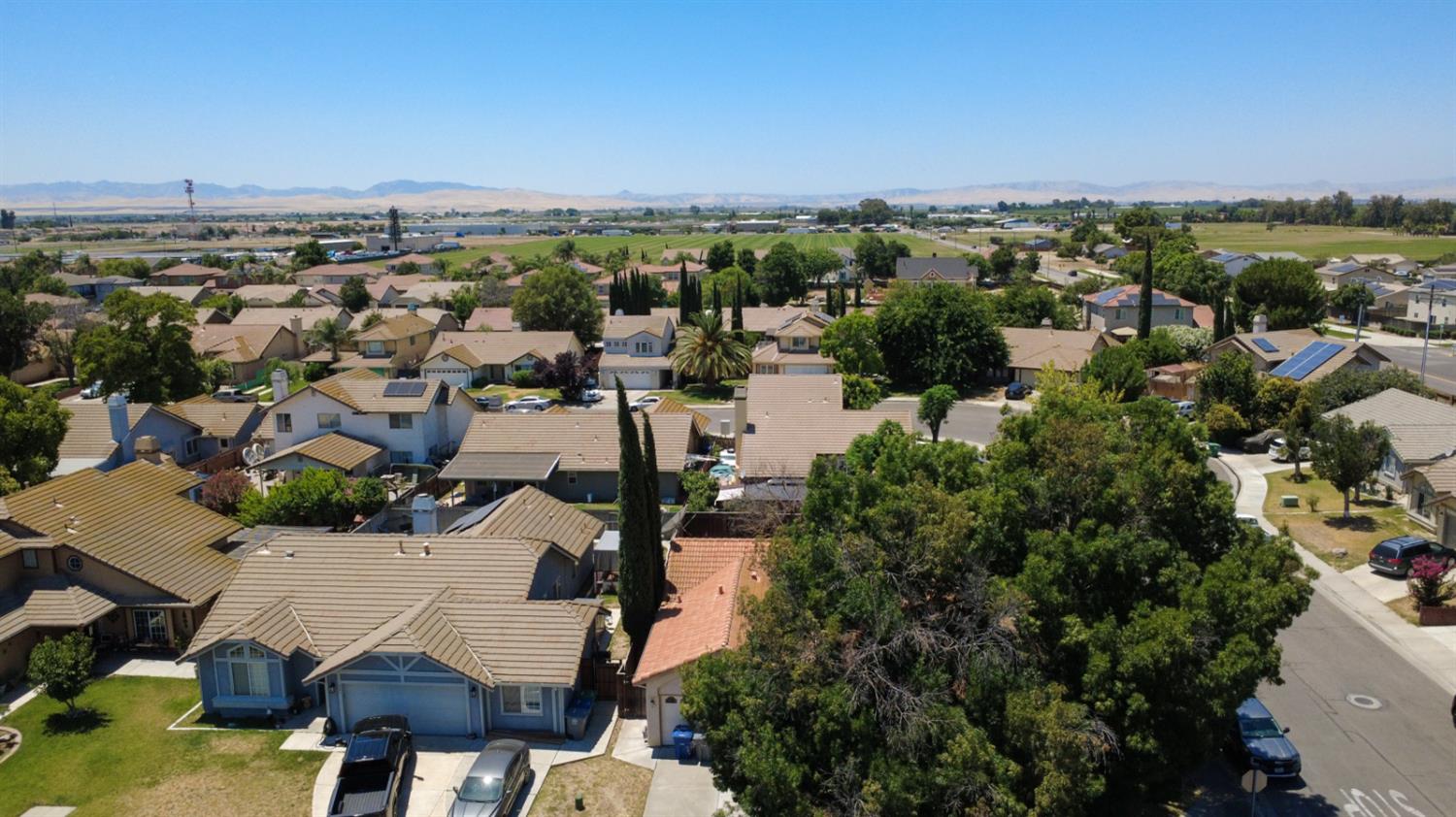 385 N 1st St, Los Banos, CA 93635