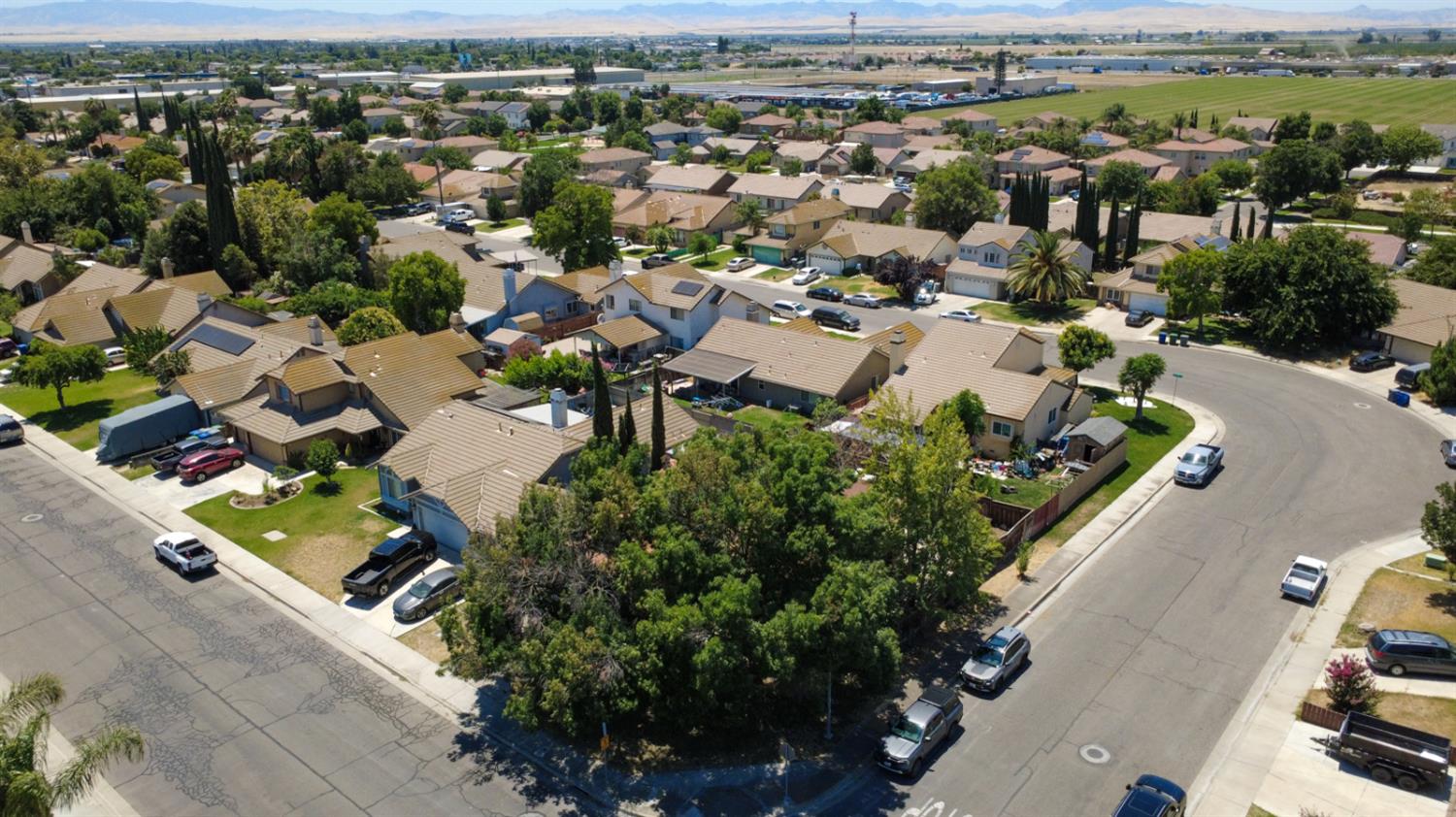 385 N 1st St, Los Banos, CA 93635