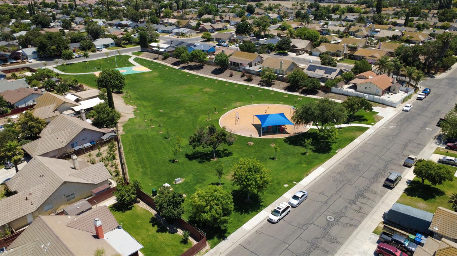 385 N 1st St, Los Banos, CA 93635