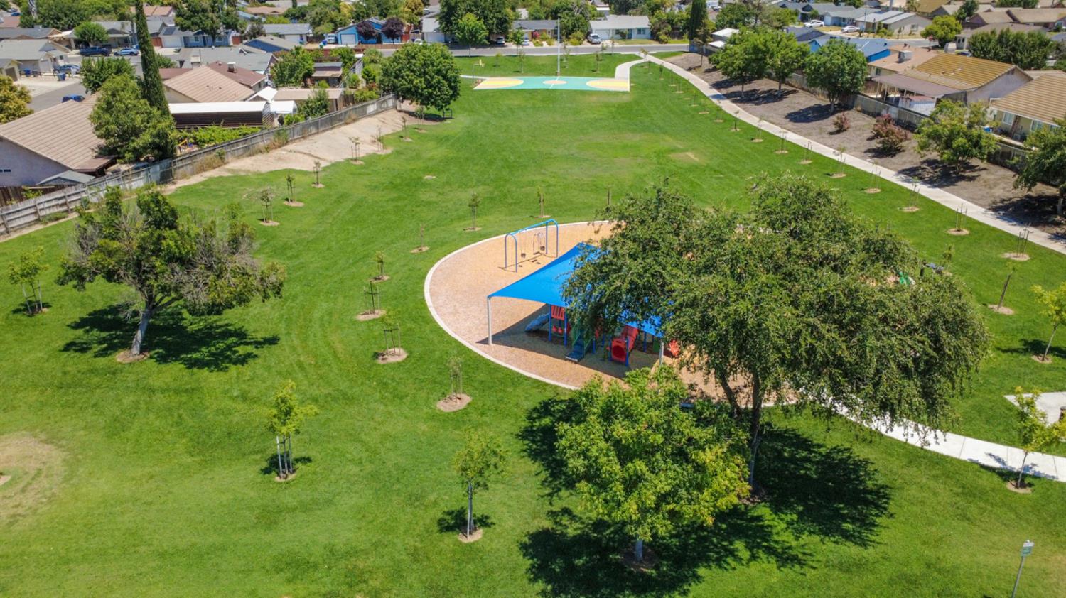 385 N 1st St, Los Banos, CA 93635