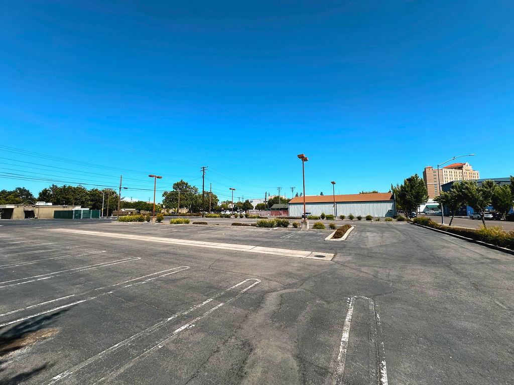 1316 10th St, Modesto, CA 95354