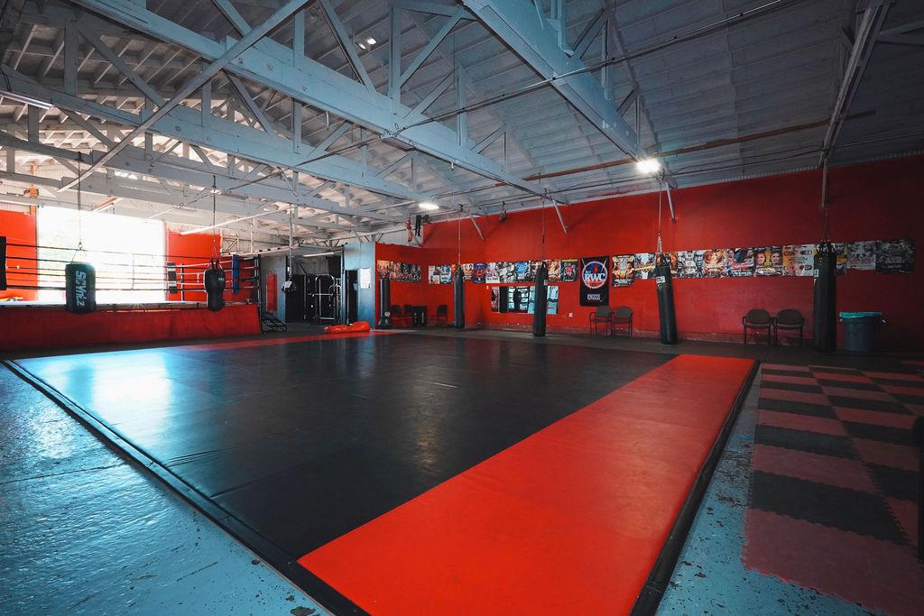 1316 10th St, Modesto, CA 95354