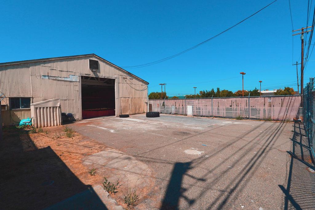 1316 10th St, Modesto, CA 95354