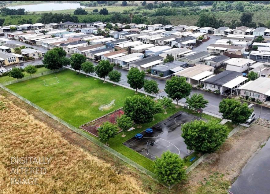 8200 Jantzen #122, Modesto, CA 95357
