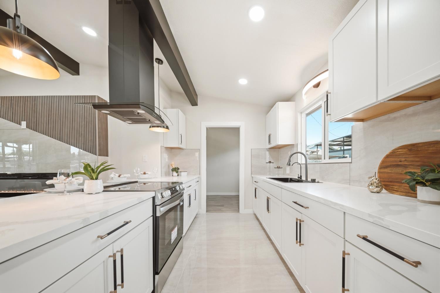 1806 Teresa St, Modesto, CA 95350
