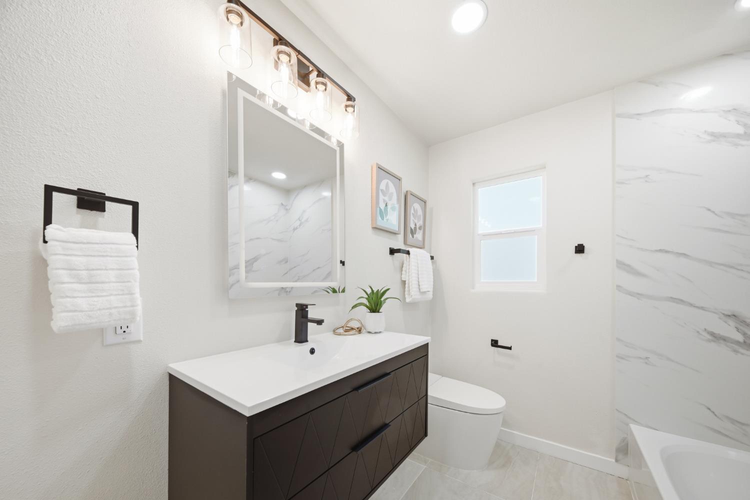 1806 Teresa St, Modesto, CA 95350