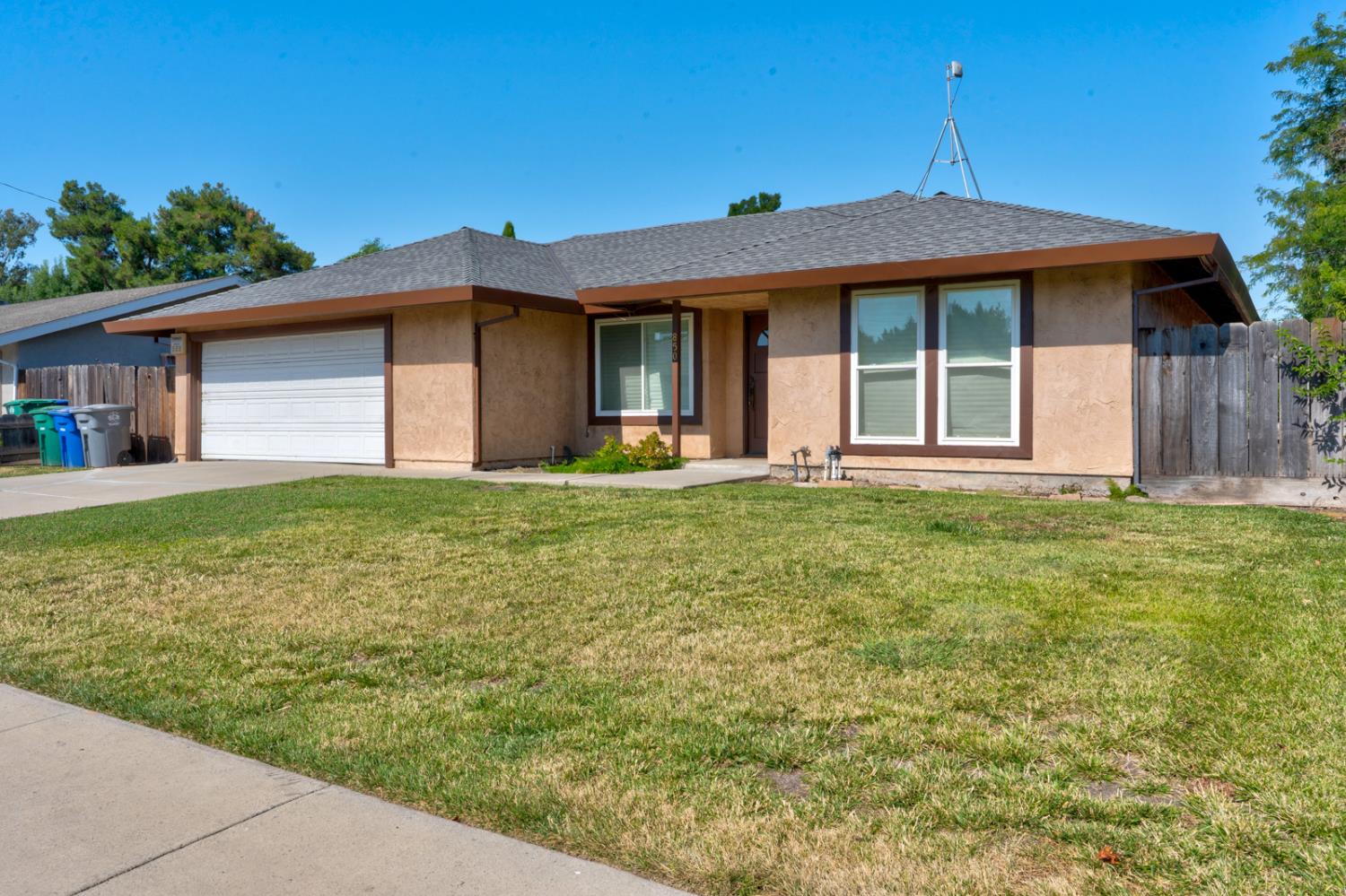 850 Golden Gate Ave, Dos Palos, CA 93620