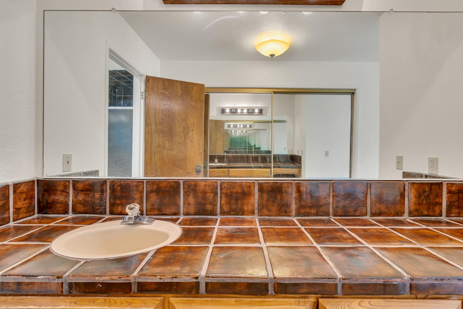 850 Golden Gate Ave, Dos Palos, CA 93620