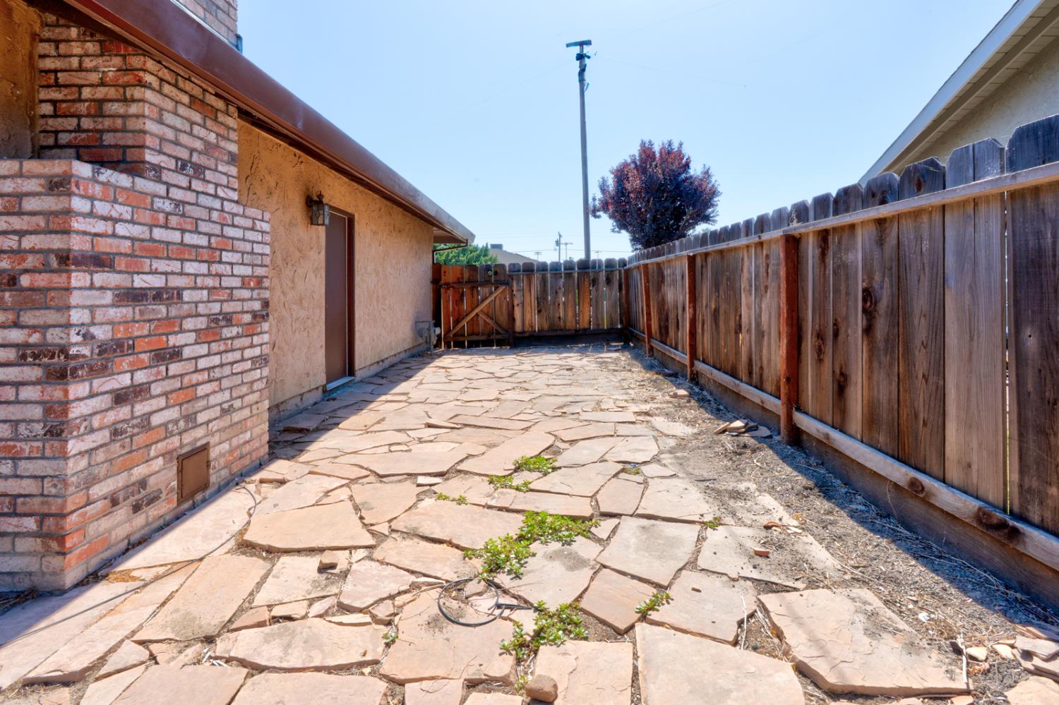850 Golden Gate Ave, Dos Palos, CA 93620