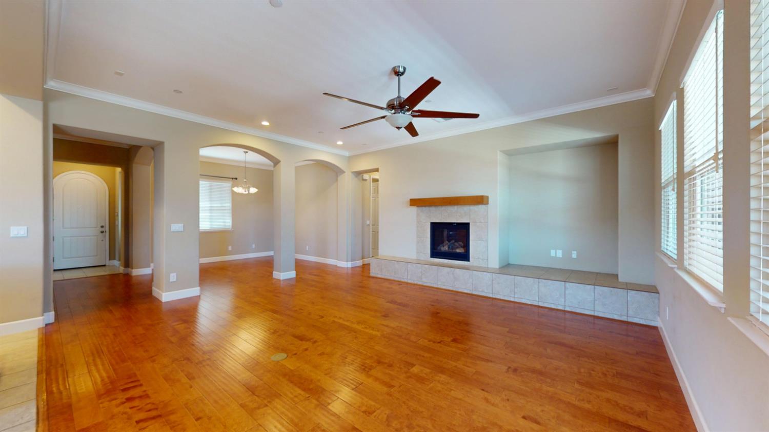 1021 S Nutmeg Landing Ct, Manteca, CA 95336