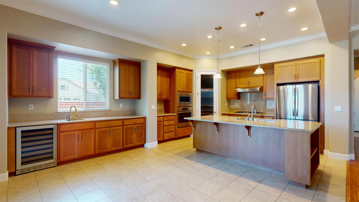 1021 S Nutmeg Landing Ct, Manteca, CA 95336