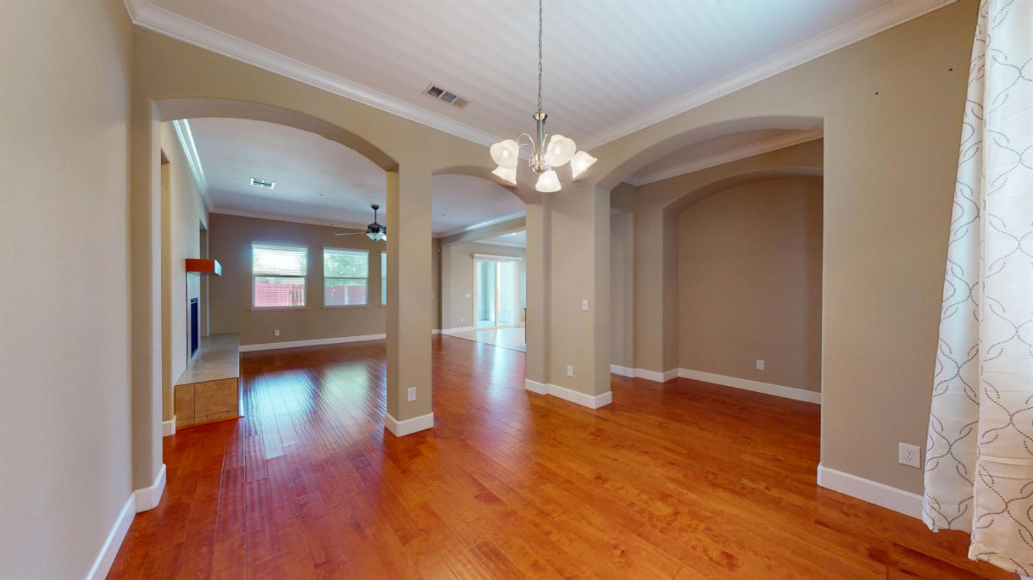 1021 S Nutmeg Landing Ct, Manteca, CA 95336