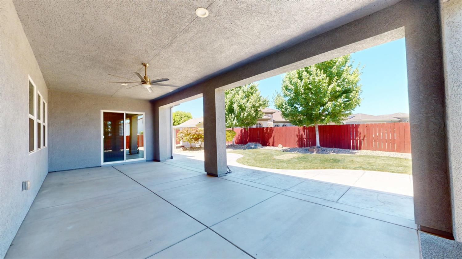 1021 S Nutmeg Landing Ct, Manteca, CA 95336