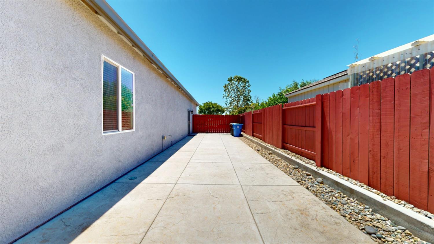 1021 S Nutmeg Landing Ct, Manteca, CA 95336