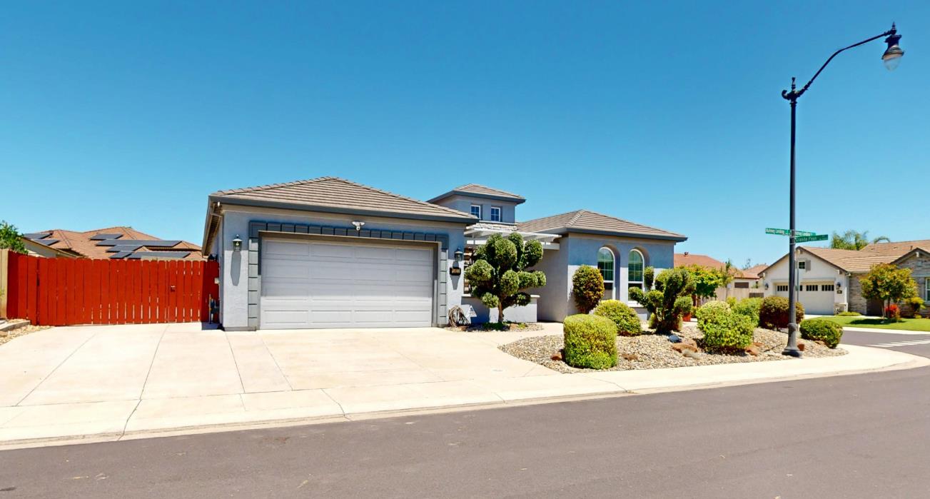 1021 S Nutmeg Landing Ct, Manteca, CA 95336