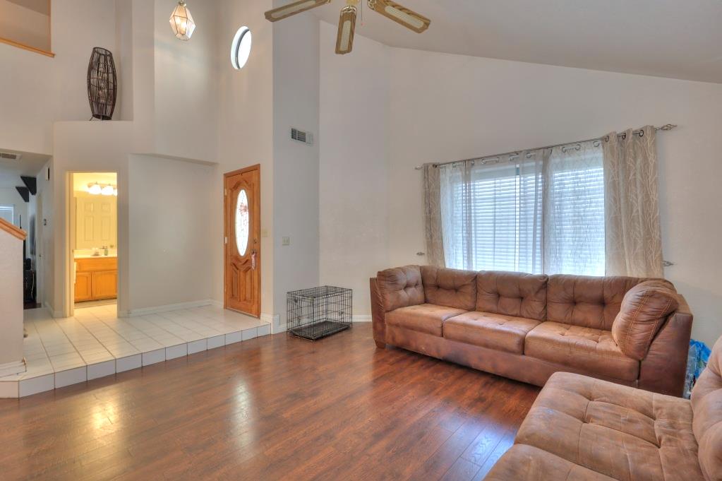 2605 River Creek Dr, Modesto, CA 95351