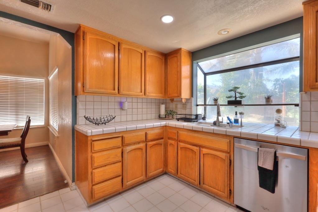 2605 River Creek Dr, Modesto, CA 95351