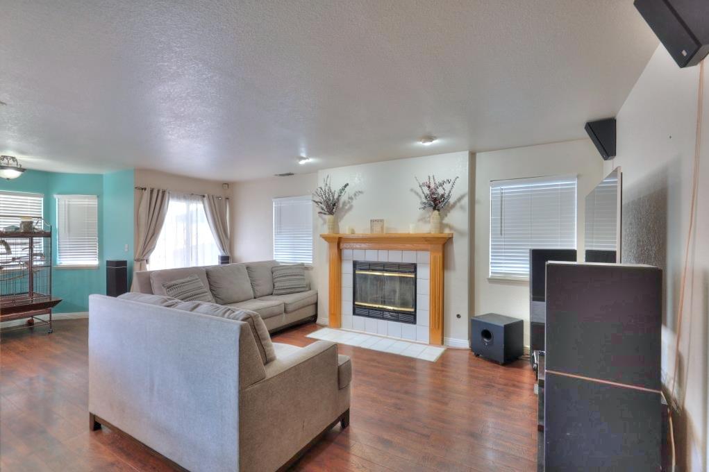 2605 River Creek Dr, Modesto, CA 95351