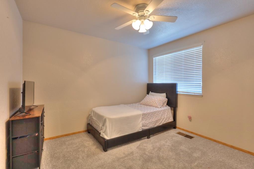 2605 River Creek Dr, Modesto, CA 95351