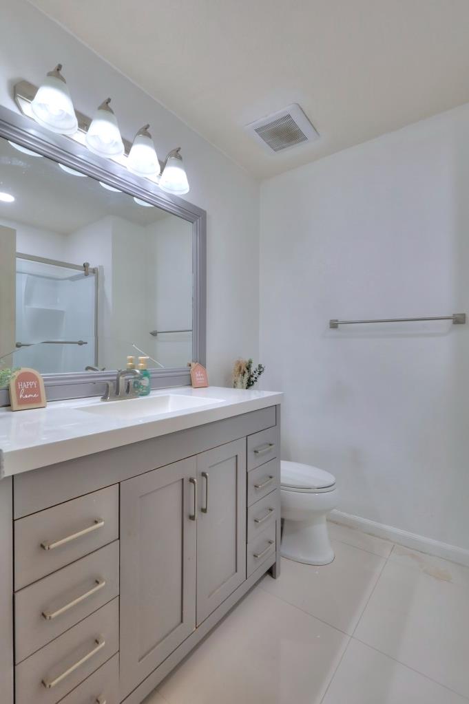 2605 River Creek Dr, Modesto, CA 95351