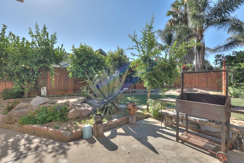 2605 River Creek Dr, Modesto, CA 95351