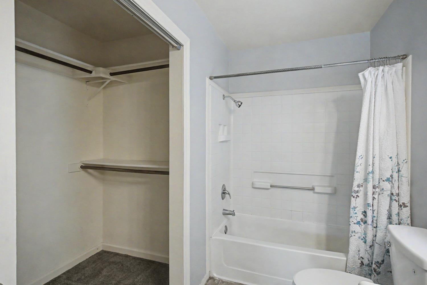 204 Gelf Ln, Modesto, CA 95357