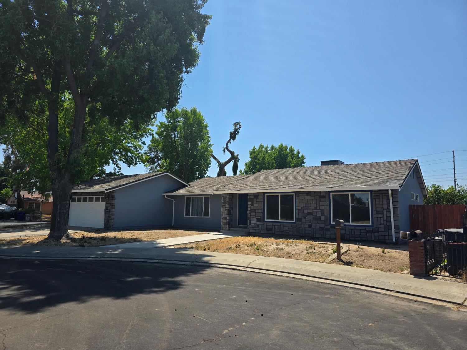 1500 NW Kirkland Ct, Modesto, CA 95356