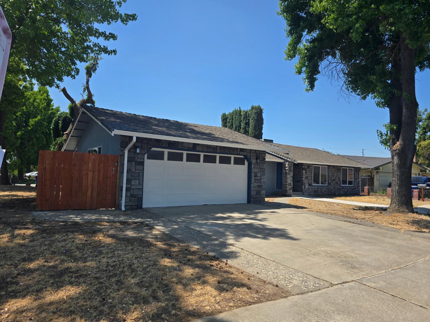 1500 NW Kirkland Ct, Modesto, CA 95356