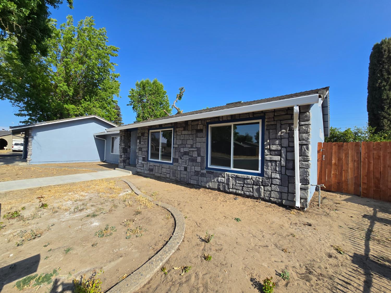 1500 NW Kirkland Ct, Modesto, CA 95356