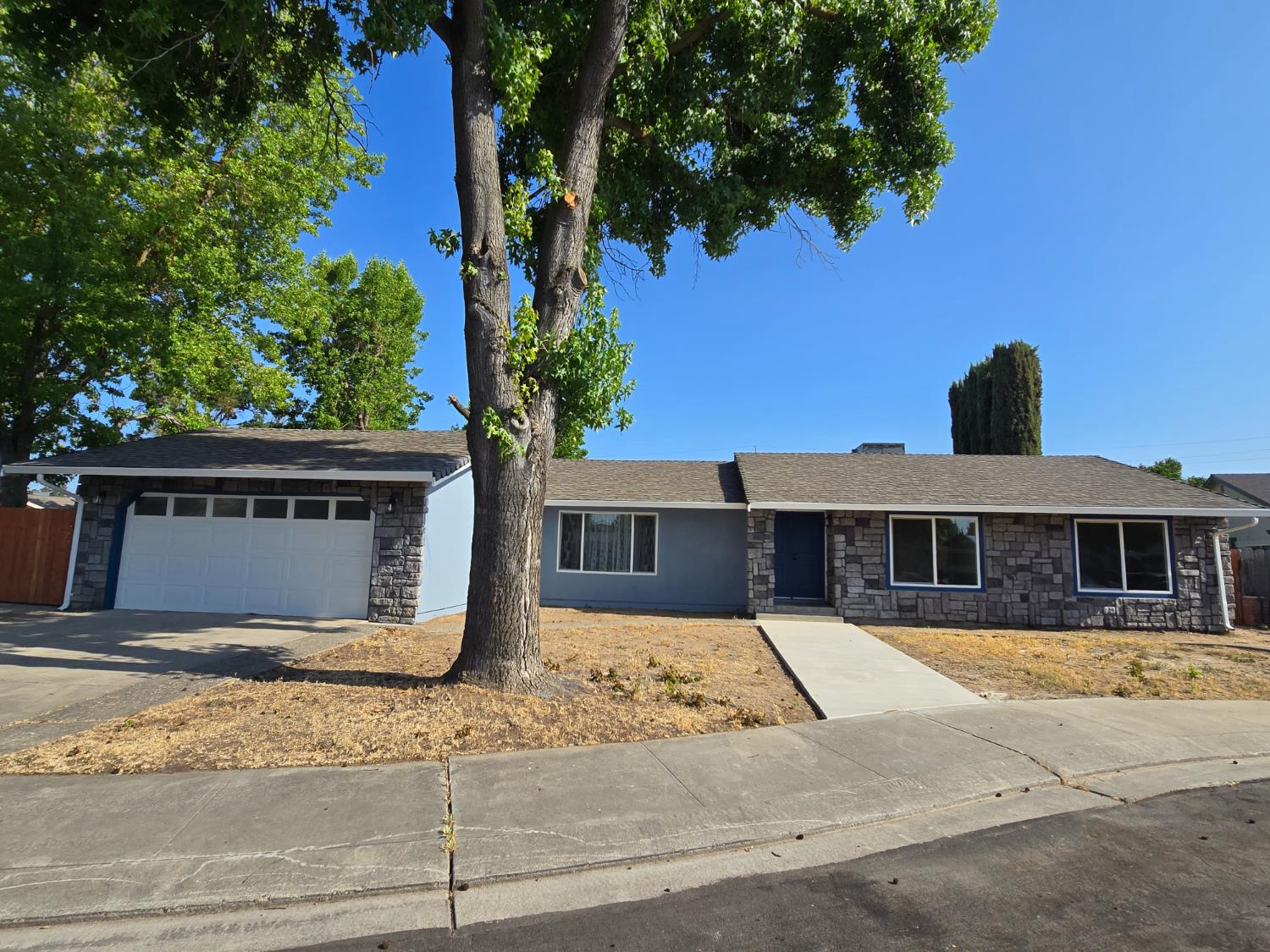 1500 NW Kirkland Ct, Modesto, CA 95356