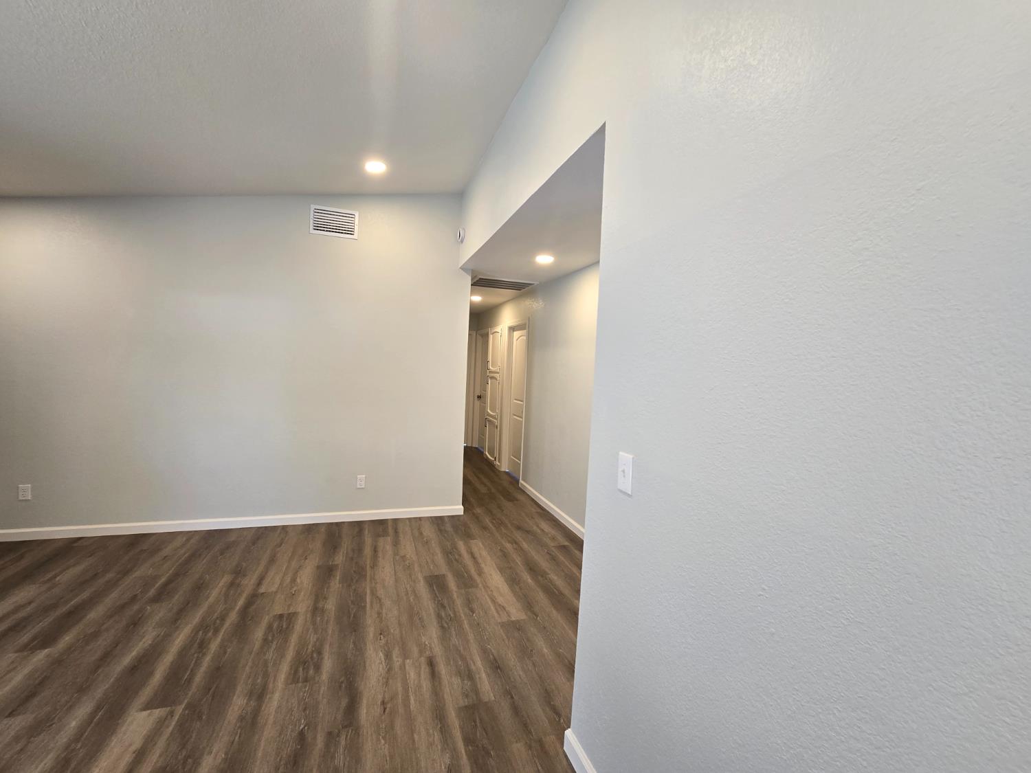 1500 NW Kirkland Ct, Modesto, CA 95356