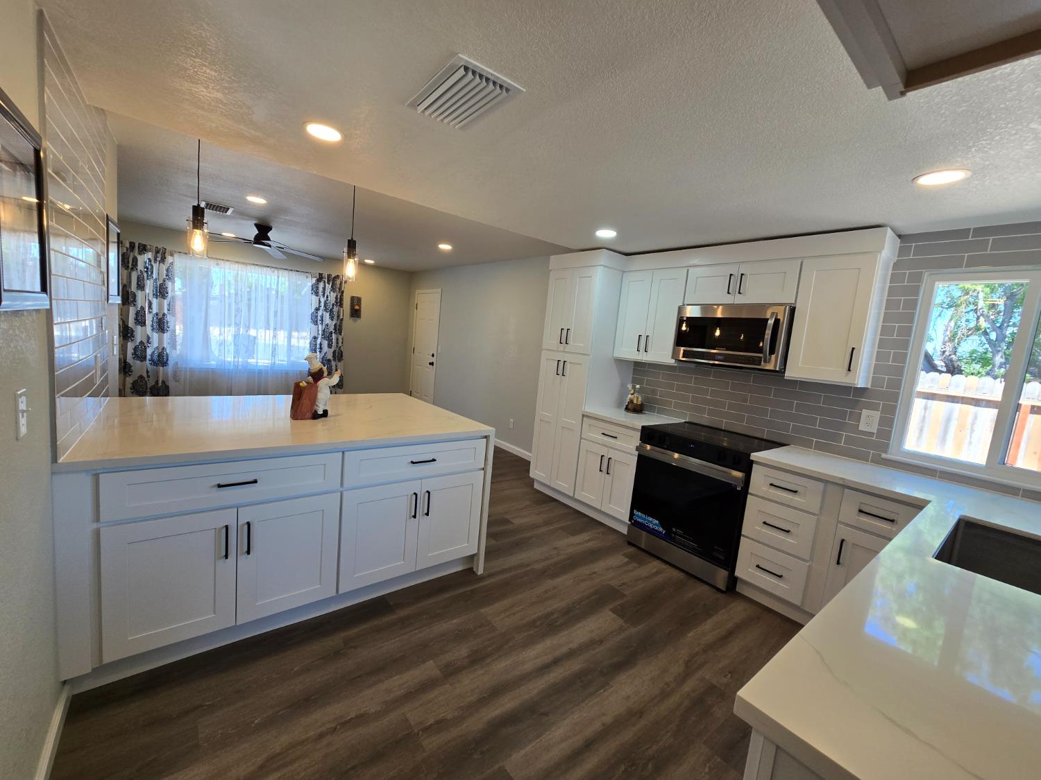 1500 NW Kirkland Ct, Modesto, CA 95356