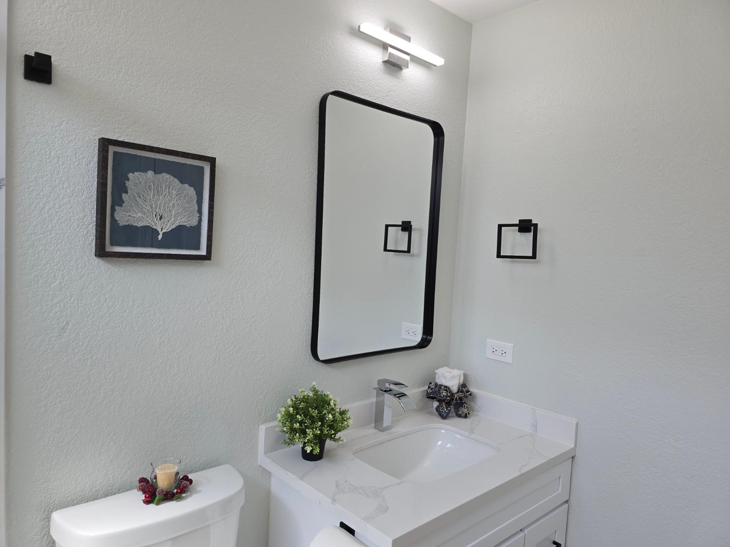 1500 NW Kirkland Ct, Modesto, CA 95356