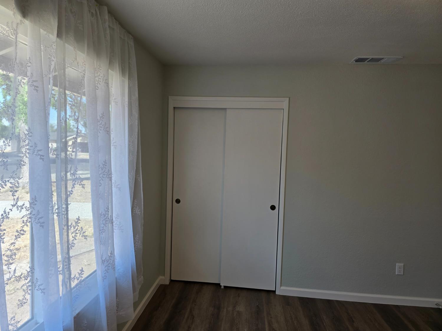 1500 NW Kirkland Ct, Modesto, CA 95356